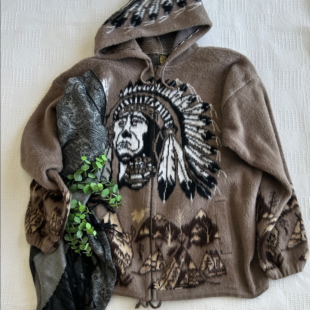 Women’s Native American Print zip up jacket size XL